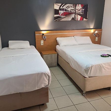 Hotel Victoire, Poitiers Gare Екстериор снимка